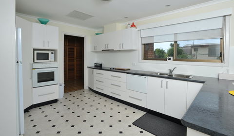 Seaview's Holiday House - Nambucca Heads Accommodation 0