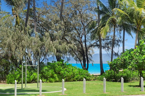 By The Sea Port Douglas - Nambucca Heads Accommodation 0