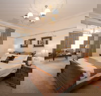 Cobb  Co Court Boutique Hotel - Nambucca Heads Accommodation