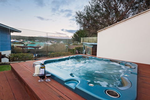 Fragrant Harbour - Nambucca Heads Accommodation 1