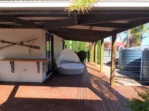Johlie's Boathouse - Nambucca Heads Accommodation 1
