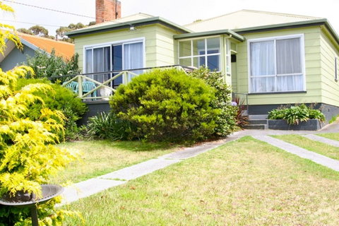 Lady Barron Holiday Home - Nambucca Heads Accommodation 0