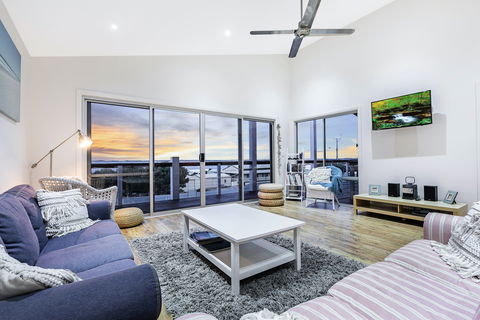 Sceale Bay Seaview Escape - Nambucca Heads Accommodation 2