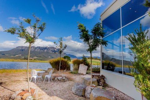 Eagles Nest Retreat - Nambucca Heads Accommodation 0