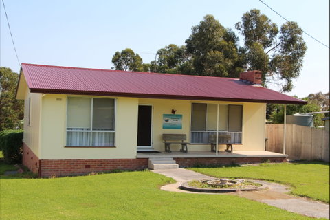 Lady Barron Cottage - Nambucca Heads Accommodation 0