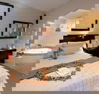 Riverview Rise Retreats - Nambucca Heads Accommodation