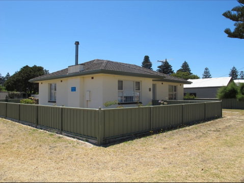 Walters Holiday Home - Nambucca Heads Accommodation 0
