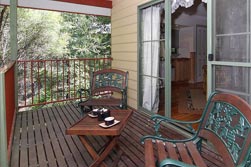 Eagle Hammer Cottages - Nambucca Heads Accommodation 3
