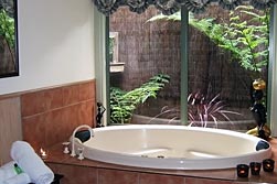 Eagle Hammer Cottages - Nambucca Heads Accommodation 4