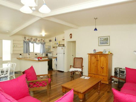 Beachwalk Cottage - Nambucca Heads Accommodation 2