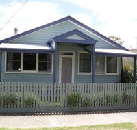 Cliffs Cottage - Nambucca Heads Accommodation