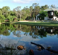 Lake House Gallery - Nambucca Heads Accommodation