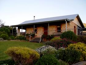 Tim Gramp Wines - Nambucca Heads Accommodation 0