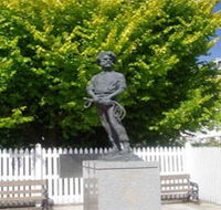 Alexander Cameron Statue - Nambucca Heads Accommodation