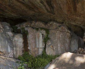 Nanguluwur Rock Art Site And Walk - Nambucca Heads Accommodation 1