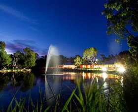 Savannah Visitor Plaza, Taronga Western Plains Zoo Dubbo - Nambucca Heads Accommodation 3