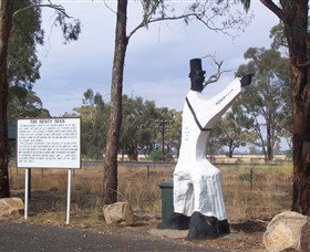 The Henty Man - Nambucca Heads Accommodation 0