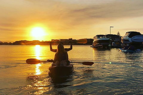 Surfers Paradise Sunset Kayak Tour - Nambucca Heads Accommodation 5