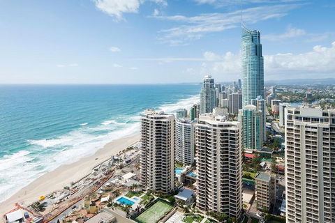 Private GC Airport Transfer To Surfers-Broadbeach 1-4 People 07:00am-07:00pm - Nambucca Heads Accommodation 1