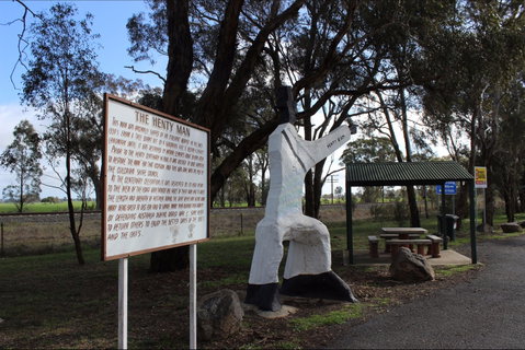 The Henty Man - Nambucca Heads Accommodation 0