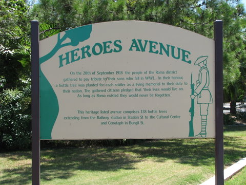 War Memorial And Heroes Avenue, Roma - Nambucca Heads Accommodation 2