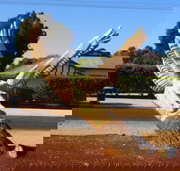 Loxton Tree sculptures - Nambucca Heads Accommodation