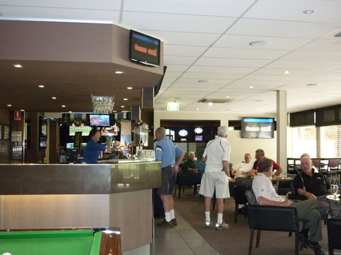 Queanbeyan Golf Club - Nambucca Heads Accommodation 1