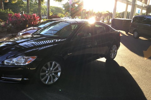Jaguar Limousine Transfer Cairns Airport To City Or Return - Nambucca Heads Accommodation 6