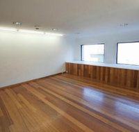 Raglan Street Gallery - Nambucca Heads Accommodation