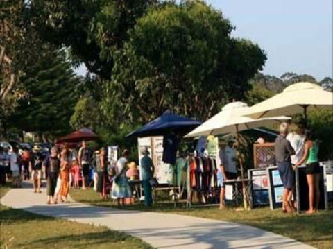 Art On The Path January - Nambucca Heads Accommodation 0