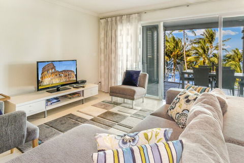 Island Views - Nambucca Heads Accommodation 4