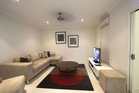Island Views - Nambucca Heads Accommodation 3
