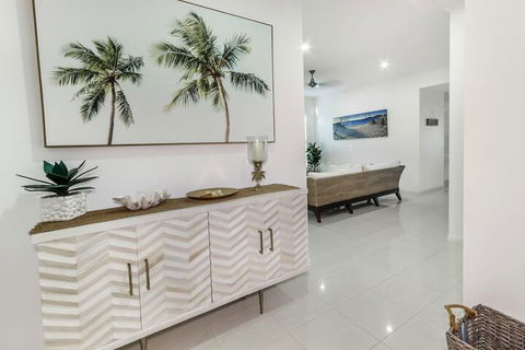 Island Views - Nambucca Heads Accommodation 1