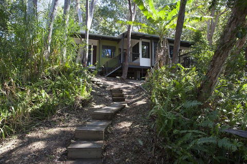 Eumarella Shores Noosa Lake Retreat - Nambucca Heads Accommodation 5