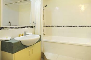 At Whitsunday Vista Holiday Apartments - Nambucca Heads Accommodation 3