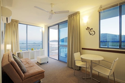 At Whitsunday Vista Holiday Apartments - Nambucca Heads Accommodation 6