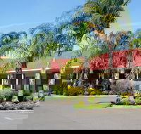 Pines Country Club Motor Inn - Nambucca Heads Accommodation