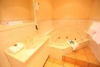 Fox And Hounds Inn - Nambucca Heads Accommodation 6