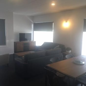 Penguin Seaside Motel - Nambucca Heads Accommodation 0