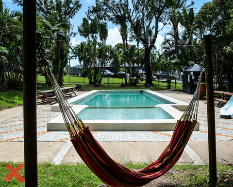 Base Airlie Beach Resort - Nambucca Heads Accommodation 4