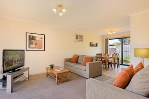 Mount Waverley Townhouses - Nambucca Heads Accommodation 0