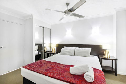 Broadbeach Travel Inn Apartments - Nambucca Heads Accommodation 6