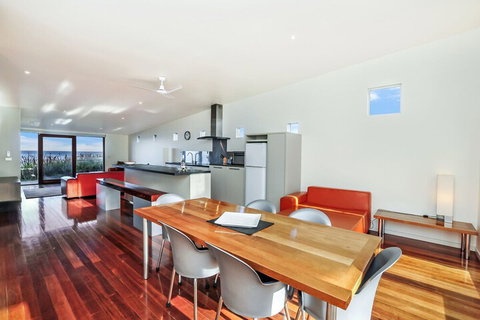 Hearns Beachside Villa 4 - Nambucca Heads Accommodation 1