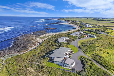 Hearns Beachside Villa 4 - Nambucca Heads Accommodation 3