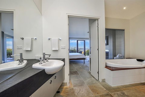 Hearns Beachside Villa 4 - Nambucca Heads Accommodation 4