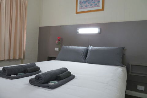 Bishops Lodge Narrandera - Nambucca Heads Accommodation 7