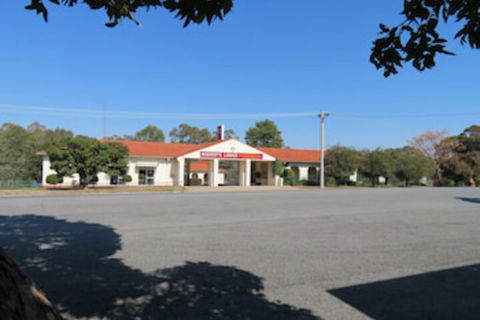 Bishops Lodge Narrandera - Nambucca Heads Accommodation 0