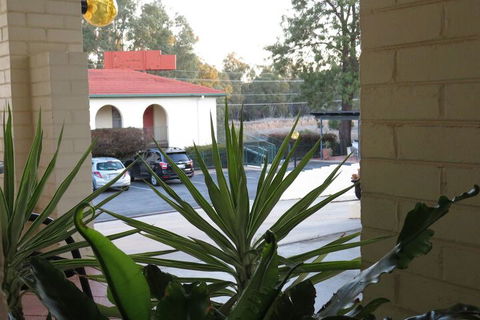 Bishops Lodge Narrandera - Nambucca Heads Accommodation 3