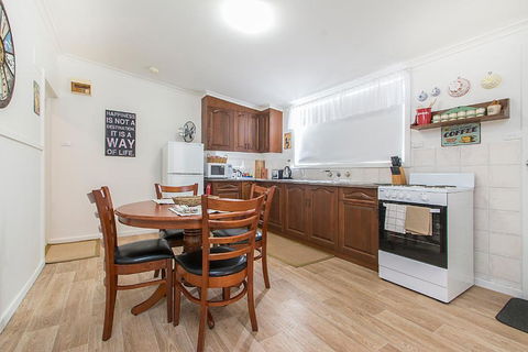 Stoneleigh Cottage Bed & Breakfast - Nambucca Heads Accommodation 5