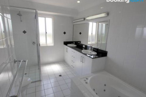 Blue Water Views 1 - Nambucca Heads Accommodation 5